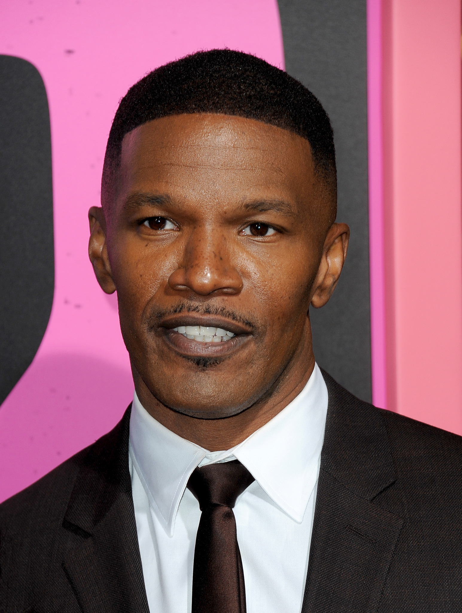 Fear as Jamie Foxx experiences paralysis and blindness due to brain clot.