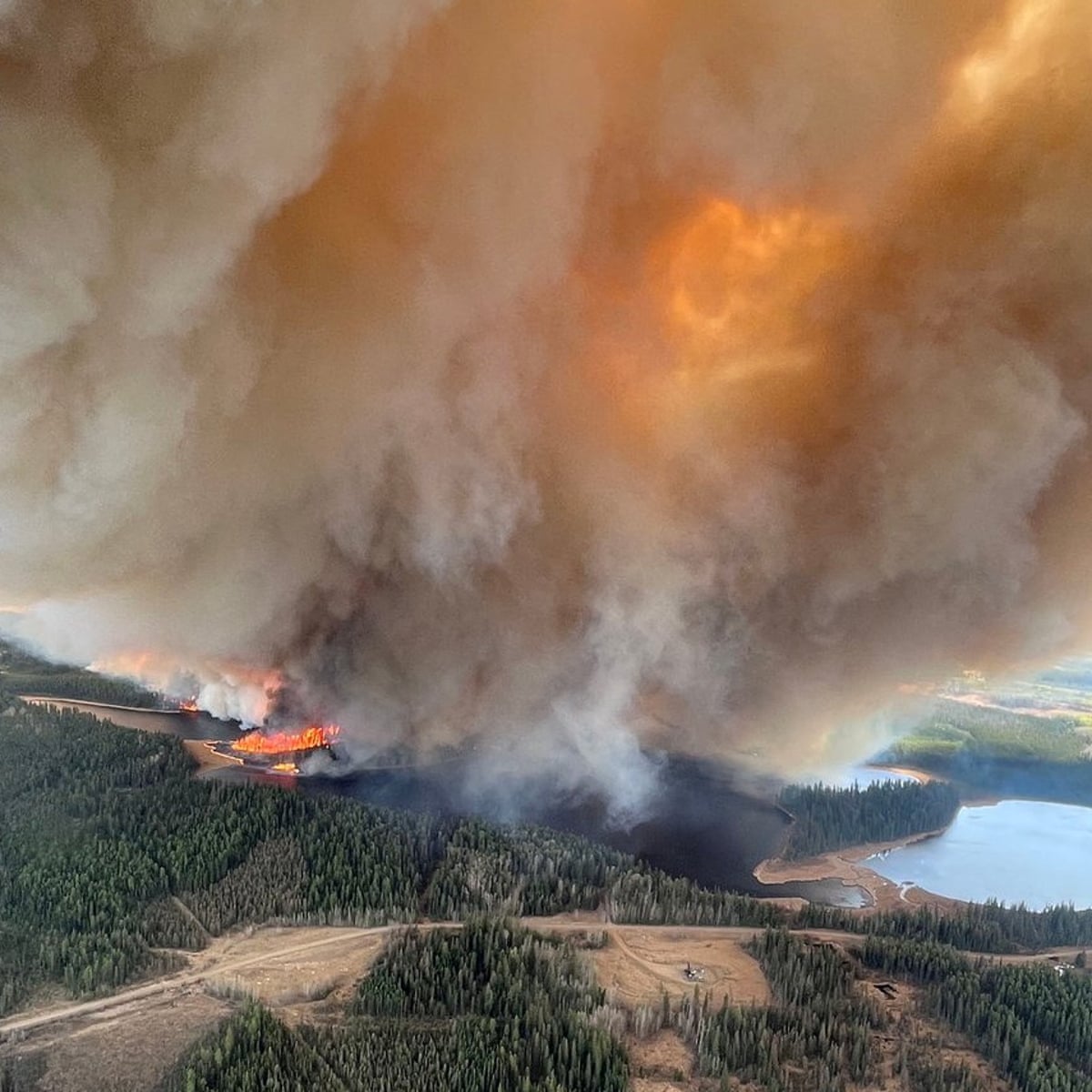 US and Canada may experience several days of continued smoky haze as wildfires rage on.