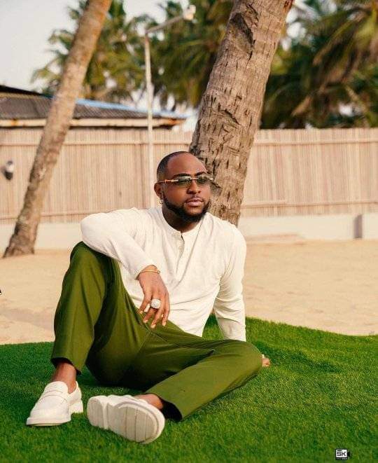 Afrobeat ❤️ to the world. Fans celebrate Davido