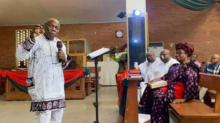 Former President Olusegun Obasanjo seen preaching during Sunday school in a church